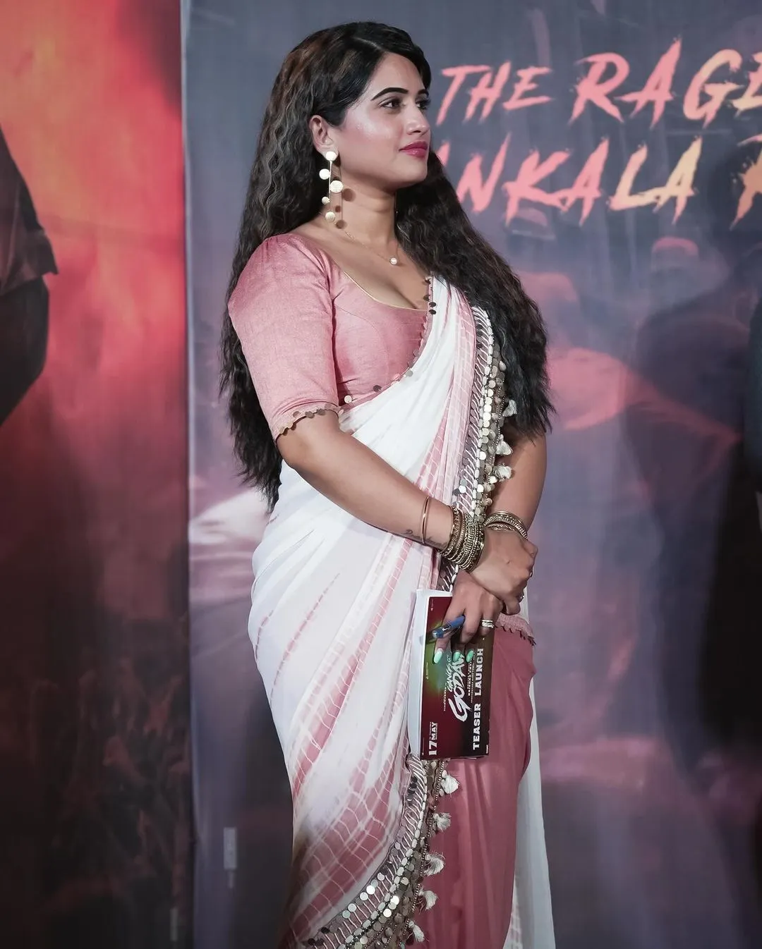 Telugu Actress Sravanthi Chokarapu Images In White Saree Pink Blouse